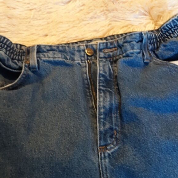 LL Bean's original fit / relaxed - Picture 7 of 8